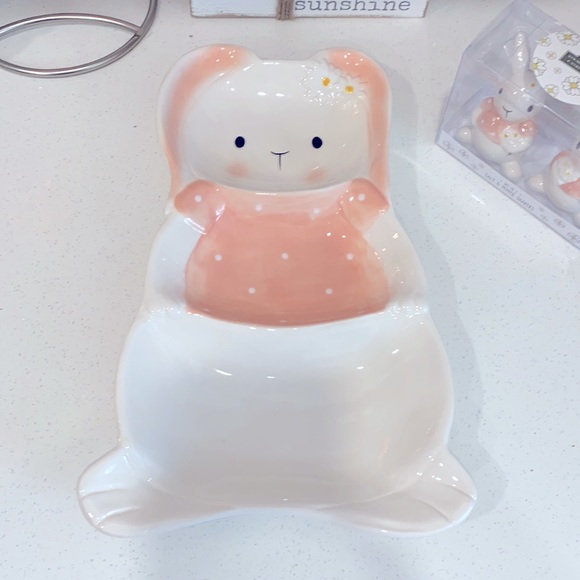 SALE Strawberry Street Plate/Salt&Pepper Shakers - Picture 2 of 3